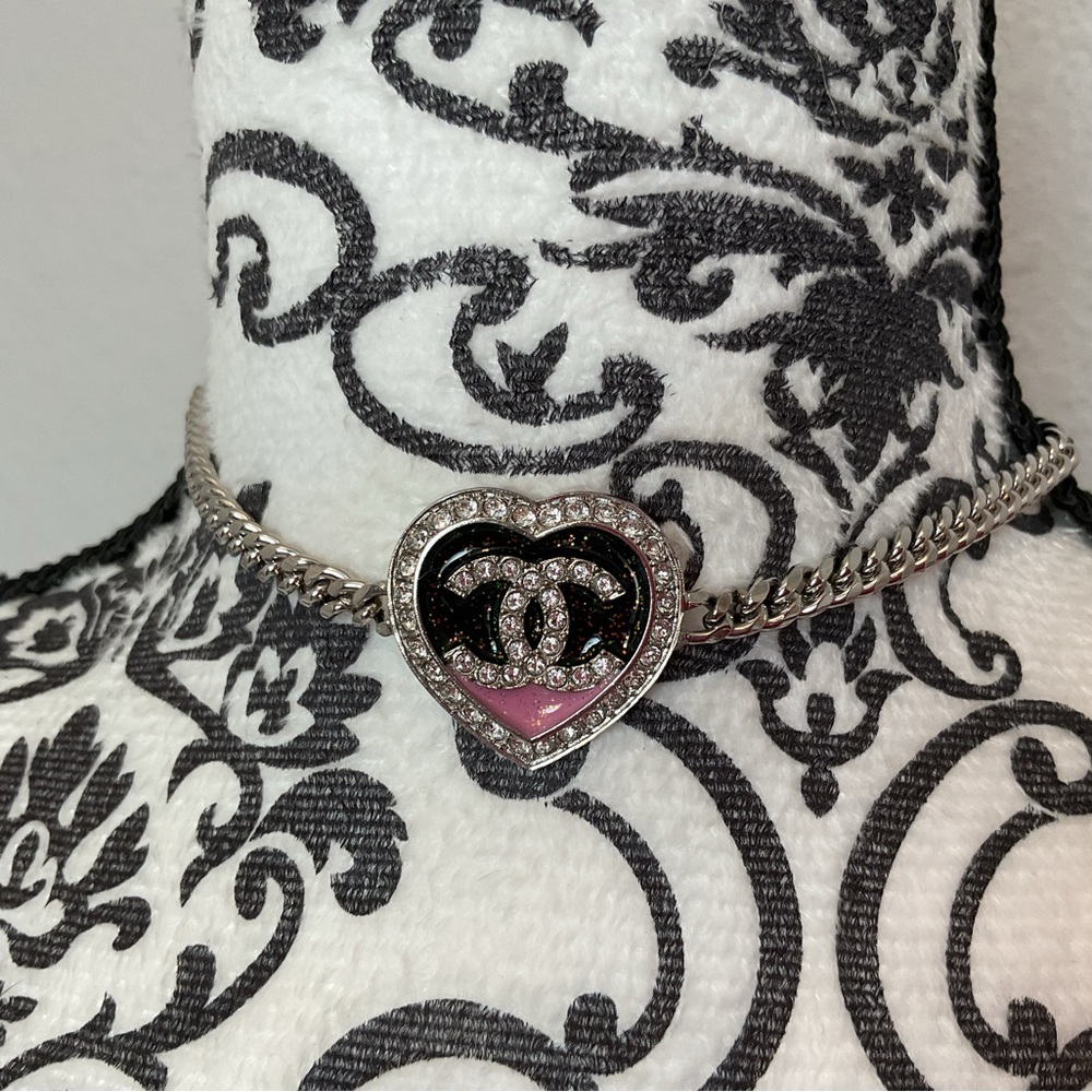 CHANEL chocker necklace
